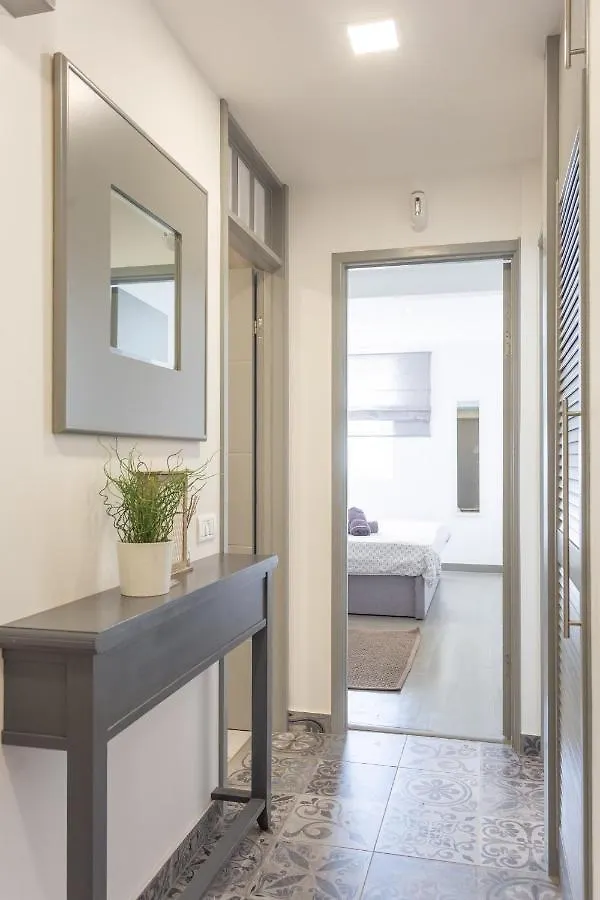 Modern 3 Bedroom Duplex Adeje City Center Wifi Costa Adeje  Casa vacanze